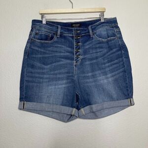 Judy Blue Shorts 3XL Button Fly Jean 6.5" Denim Bermuda Medium Wash Roll-Up